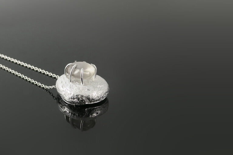 Kamena-strela-prodnik-intuitivni-nakit